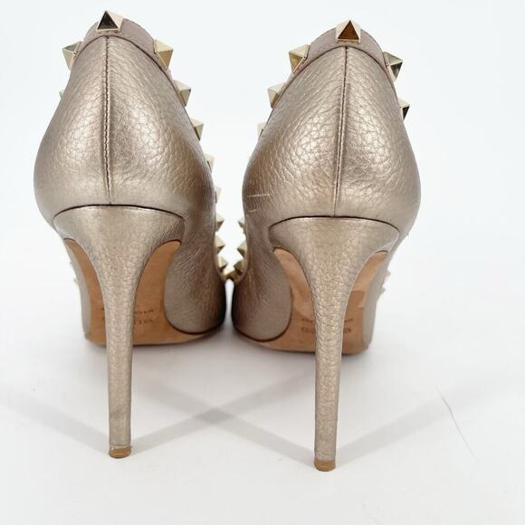 Valentino Garavani Metallic Gold Pebbled Leather Rockstud Pointed Toe Pump EU 37 - Picture 9 of 11